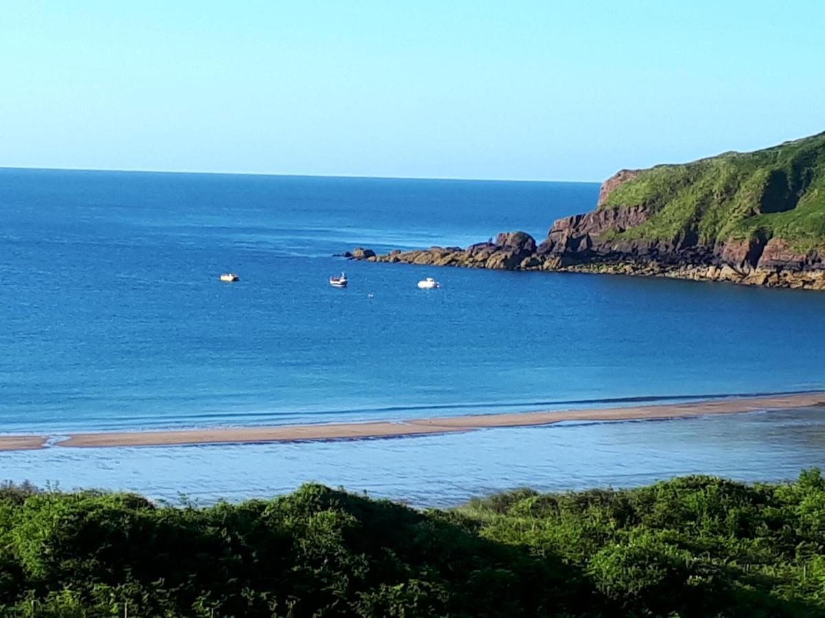 A Beach Holiday In Pembrokeshire Villa Exterior photo